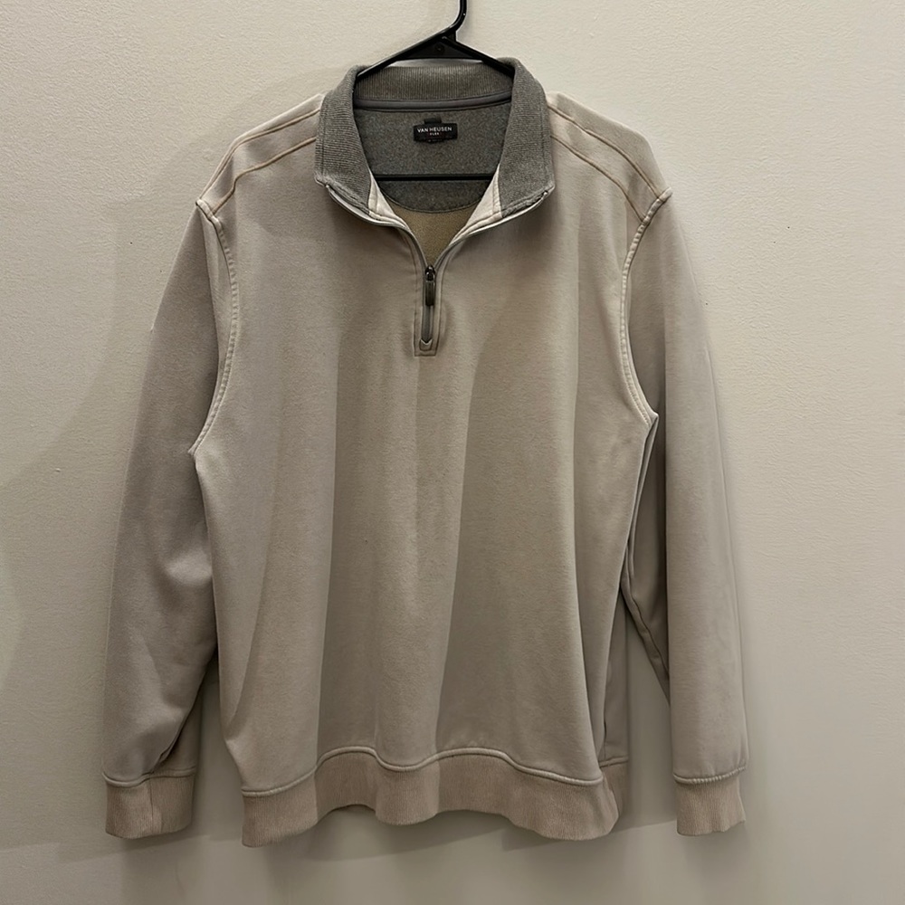 Can Heusen crew neck off white size XL